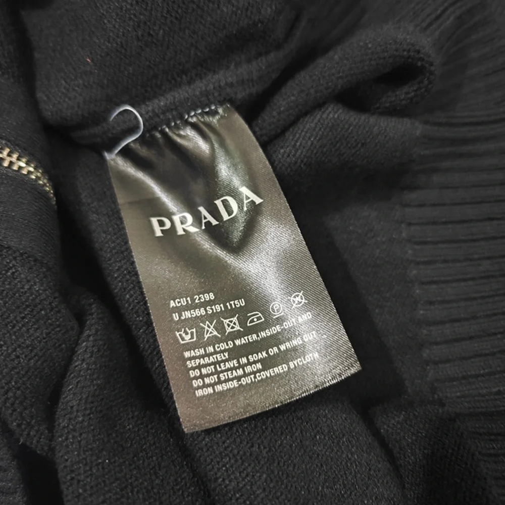 Prada Jacquard Lettering Zip-Up Cardigan - Picture 5 of 6